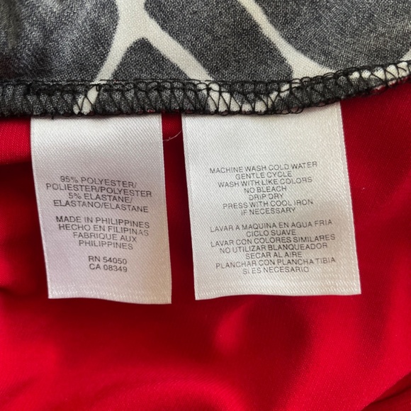 Jones New York black and cream print stretch dress.  Size 6 - Picture 9 of 9